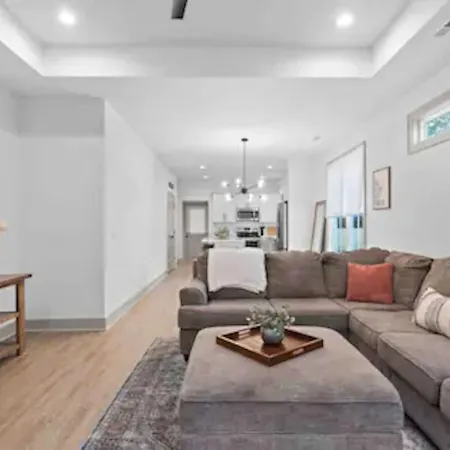 01 Discover Charm Cozy In The Heart Of The City